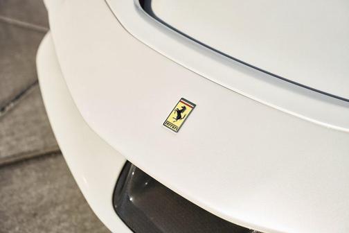 2022 Ferrari SF90 Stradale Base