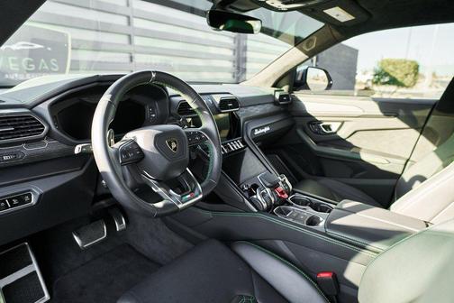 Bianco Icarus Metallic 2021 Lamborghini Urus Graphite Capsule