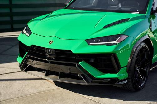 2024 Lamborghini Urus Performante