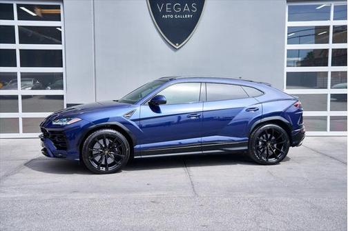 2022 Lamborghini Urus Graphite Capsule