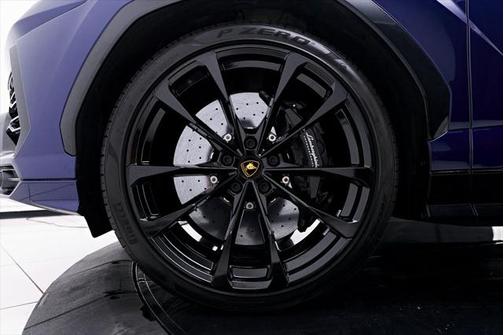 2022 Lamborghini Urus Graphite Capsule