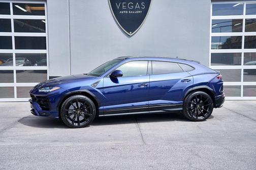 2022 Lamborghini Urus Graphite Capsule