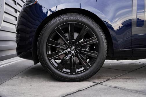 2023 Land Rover Range Rover P530 SE