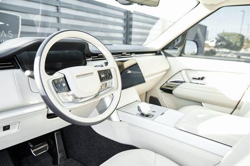 SV Bespoke Match to Sample in Satin Finish 2024 Land Rover Range Rover SV