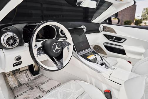 MANUFAKTUR Moonlight White Magno 2026 Mercedes-Benz Maybach SL 680 Monogram Series 4MATIC