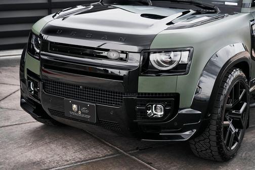 Hakuba Silver Metallic 2023 Land Rover Defender 110 X