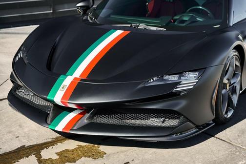 2023 Ferrari SF90 Stradale Base