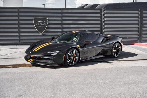 2023 Ferrari SF90 Stradale Base