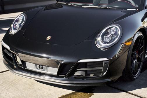 2019 Porsche 911 Targa 4 GTS