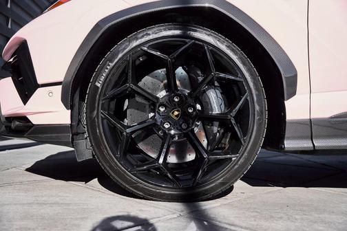 2024 Lamborghini Urus Performante