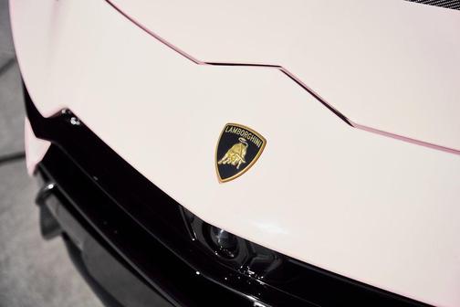 2024 Lamborghini Urus Performante