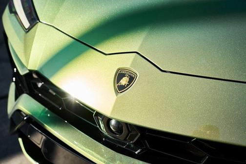 2022 Lamborghini Urus Graphite Capsule