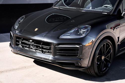 2023 Porsche Cayenne Platinum Edition