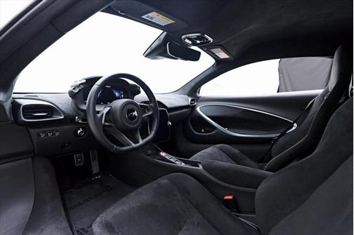 2023 McLaren Artura