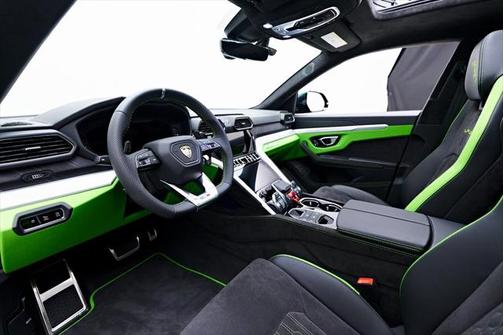 2024 Lamborghini Urus S