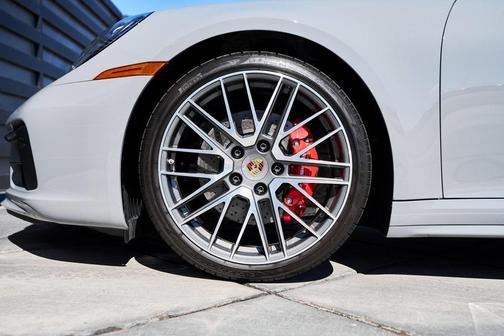 2024 Porsche 911 Carrera 4S