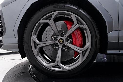2020 Lamborghini Urus Base