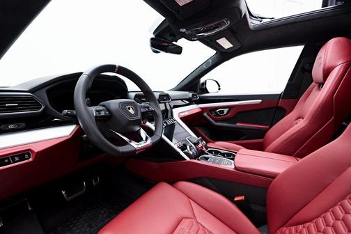 2020 Lamborghini Urus Base