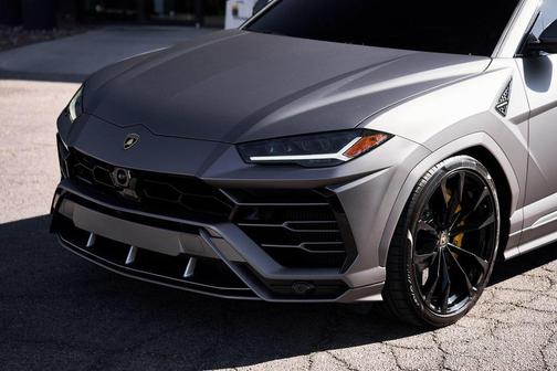 2021 Lamborghini Urus Graphite Capsule