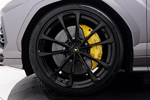 2021 Lamborghini Urus Graphite Capsule