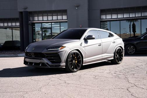2021 Lamborghini Urus Graphite Capsule