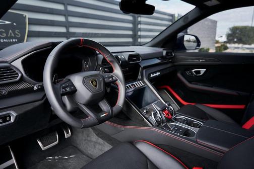2024 Lamborghini Urus Performante