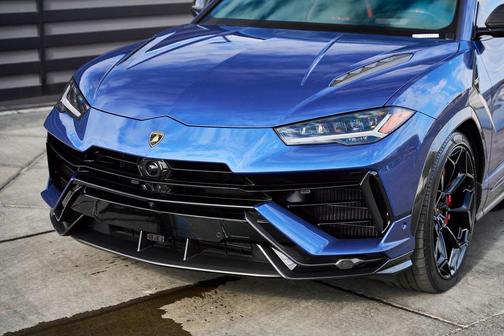 2024 Lamborghini Urus Performante