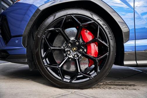 2024 Lamborghini Urus Performante