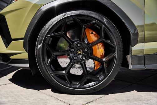 Verde Turbine Lucido 2023 Lamborghini Urus Performante
