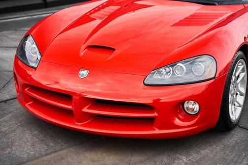 2003 Dodge Viper SRT10