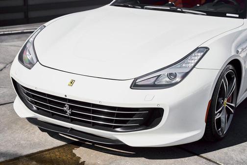 Bianco Avus 2019 Ferrari GTC4Lusso V12