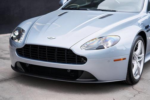 2016 Aston Martin Vantage GT Base