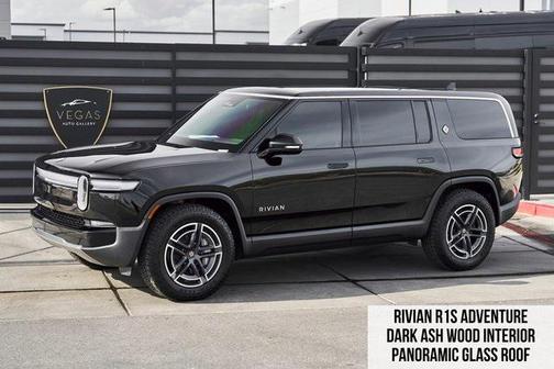 2025 Rivian R1S Adventure