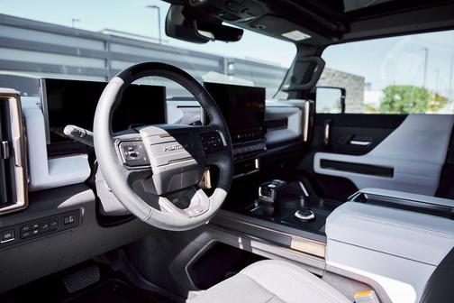 Void Black 2023 GMC HUMMER EV Pickup 3X