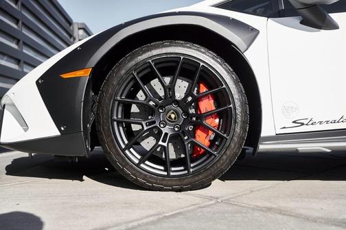 2023 Lamborghini Huracan Sterrato Base