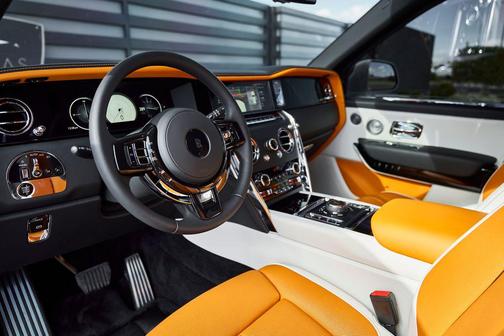 Arctic White 2026 Rolls-Royce Cullinan