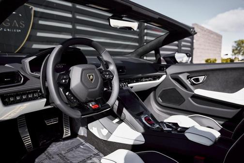 2024 Lamborghini Huracan EVO Spyder