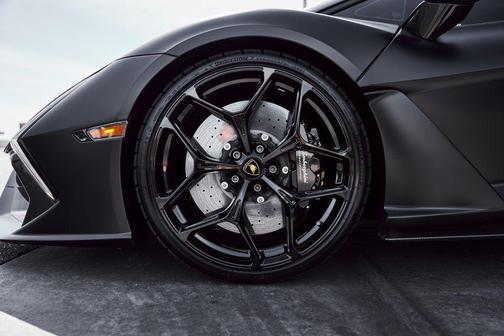 Nero Nemesis Matt 2025 Lamborghini Revuelto Base