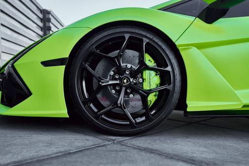 2024 Lamborghini Revuelto Base