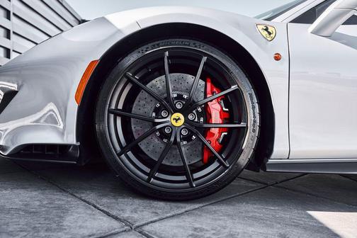 Argento Nurburgring Metallic 2020 Ferrari 488 Pista Base