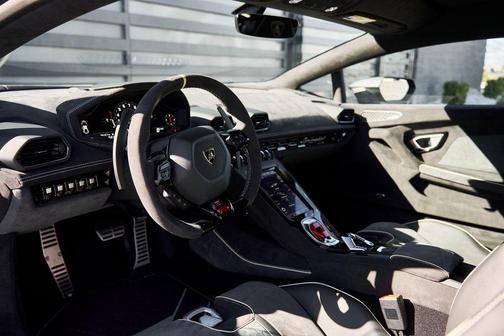 2024 Lamborghini Huracan Sterrato Base