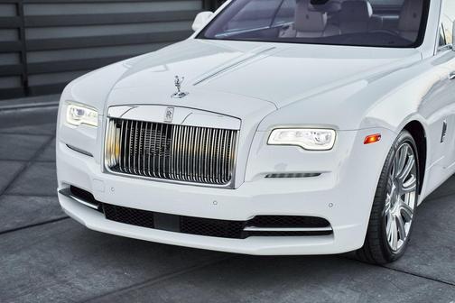 2017 Rolls-Royce Dawn Base
