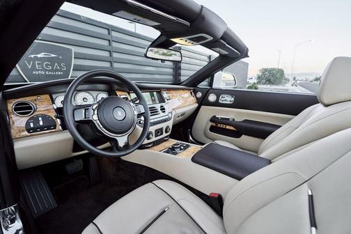 2017 Rolls-Royce Dawn Base