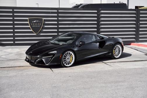 Onyx Black 2025 McLaren Artura Performance