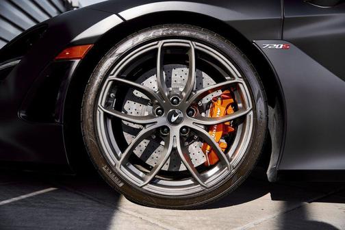 2020 McLaren 720S Base