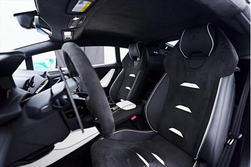 2023 Lamborghini Huracan EVO Coupe RWD