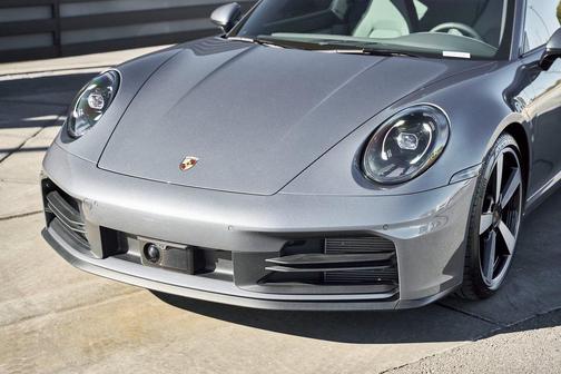 2025 Porsche 911 Carrera