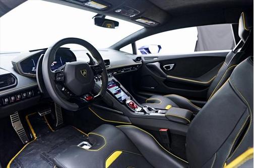 2021 Lamborghini Huracan EVO Coupe
