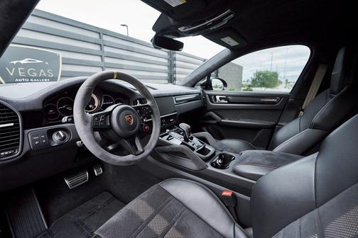 2022 Porsche Cayenne Turbo GT