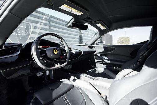 2023 Ferrari SF90 Stradale Base